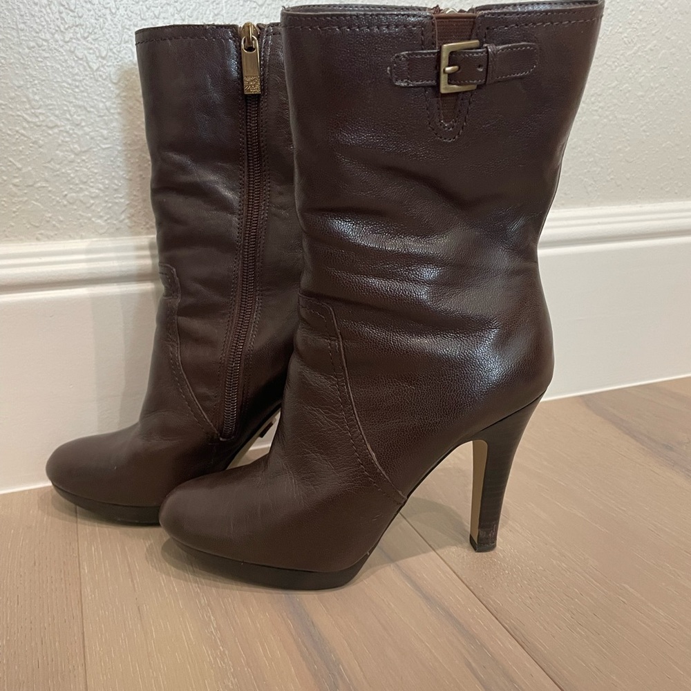 Anne Klein brown heeled boots size 6/6.5.